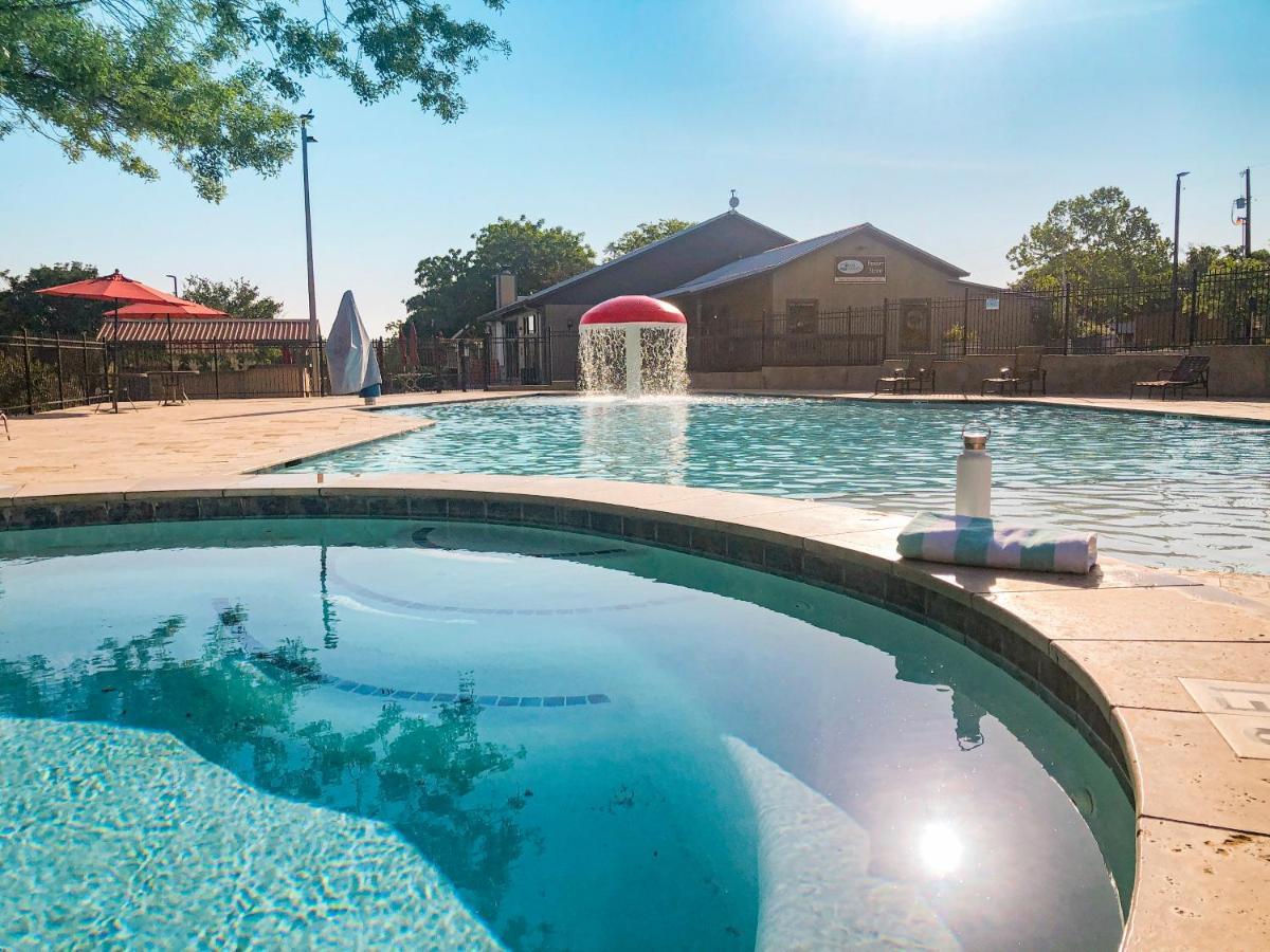 Sun Retreats Texas Hill Country Otel New Braunfels Dış mekan fotoğraf