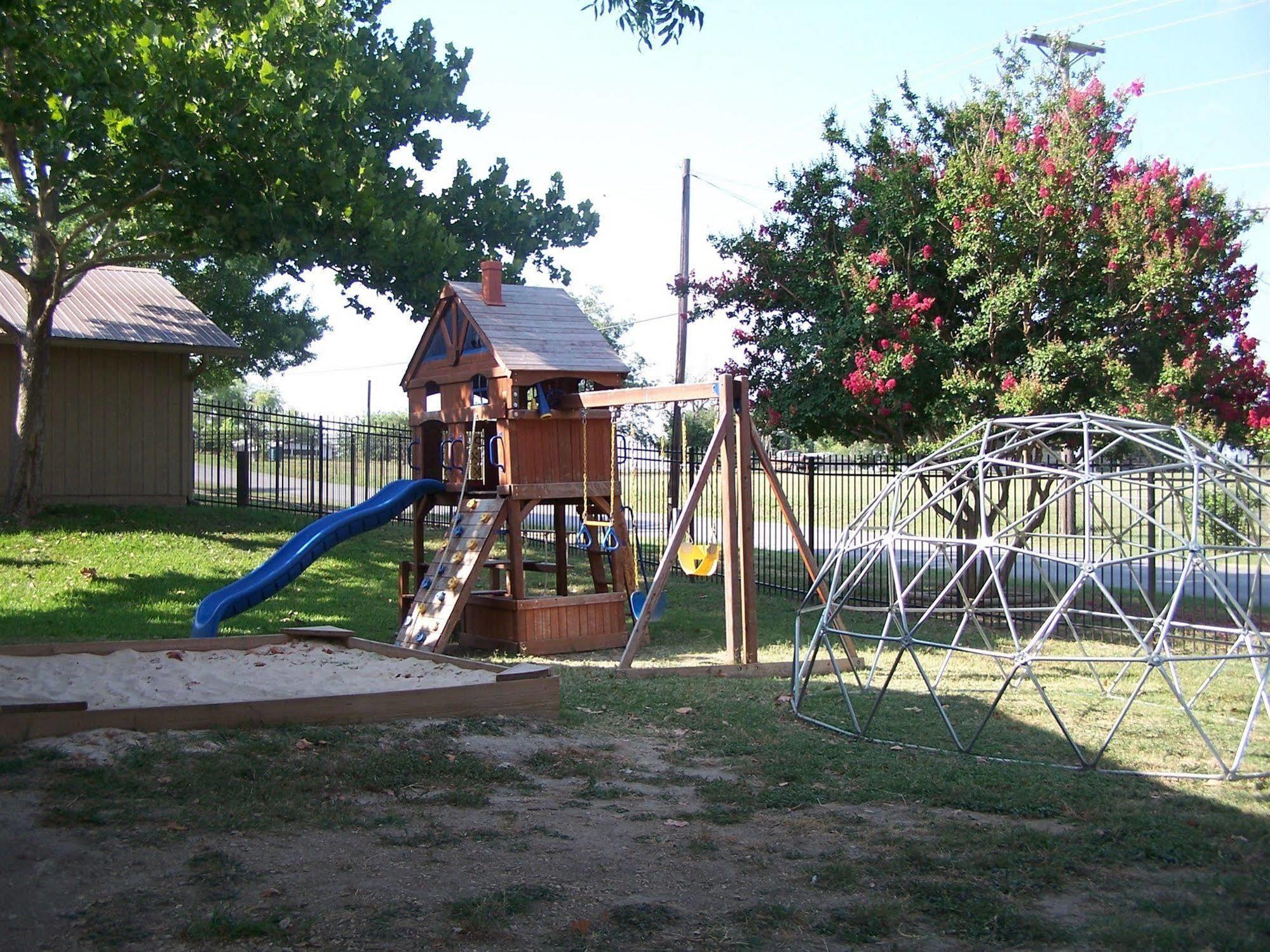 Sun Retreats Texas Hill Country Otel New Braunfels Dış mekan fotoğraf